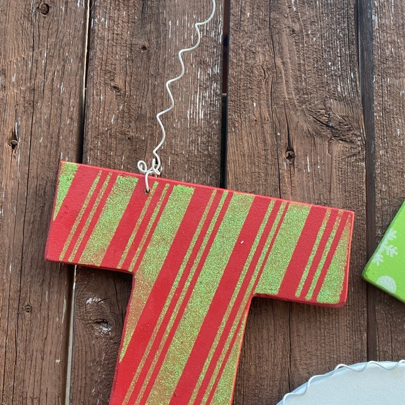 Celebrating Home Retired composite wood Christmas Sign JOY - Picture 9 of 9